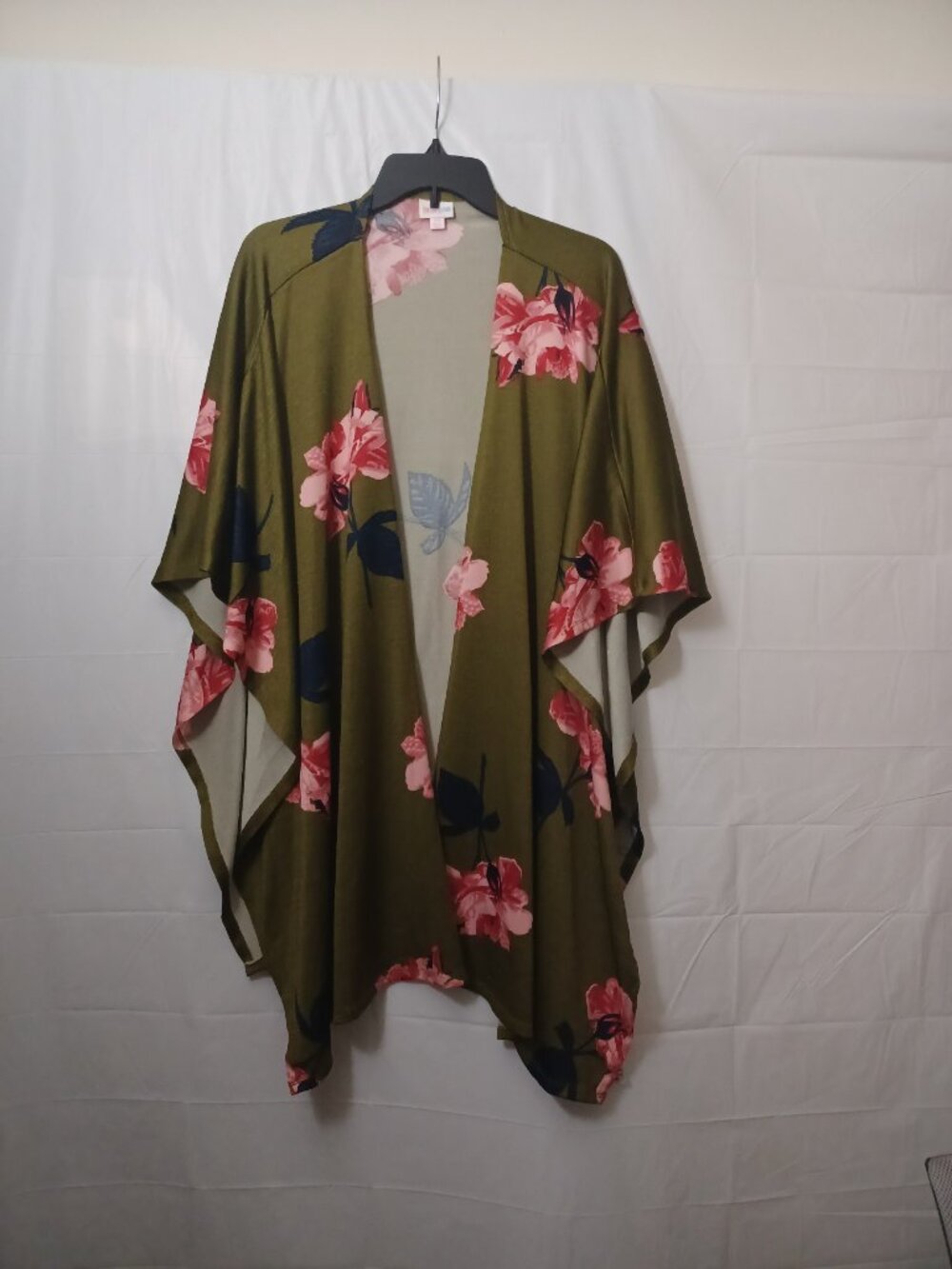 LULAROE SAVANNAH KAFTAN SHAWL WRAP FLORAL GREEN PINK SIZE S/M